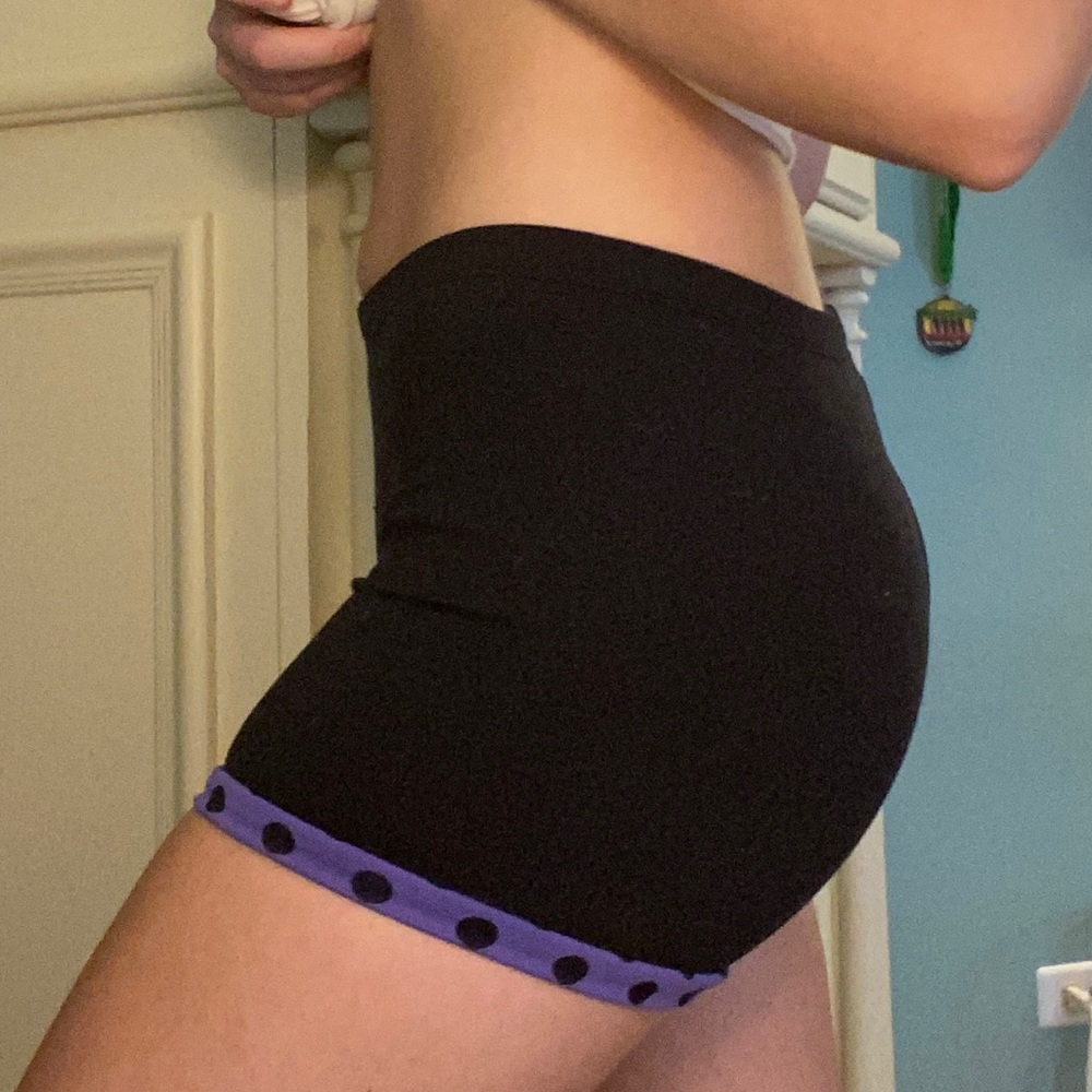 Booty shorts - Picture 2 of 2